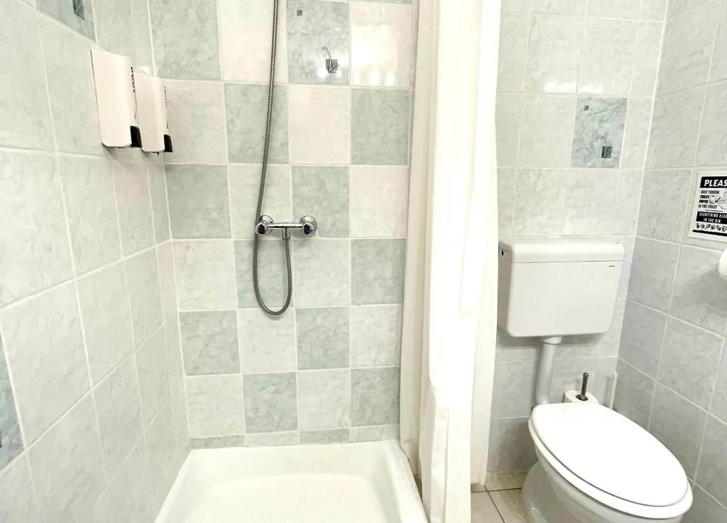 Small Cosy Apartment Near The Famous Westend City Center Budapešť