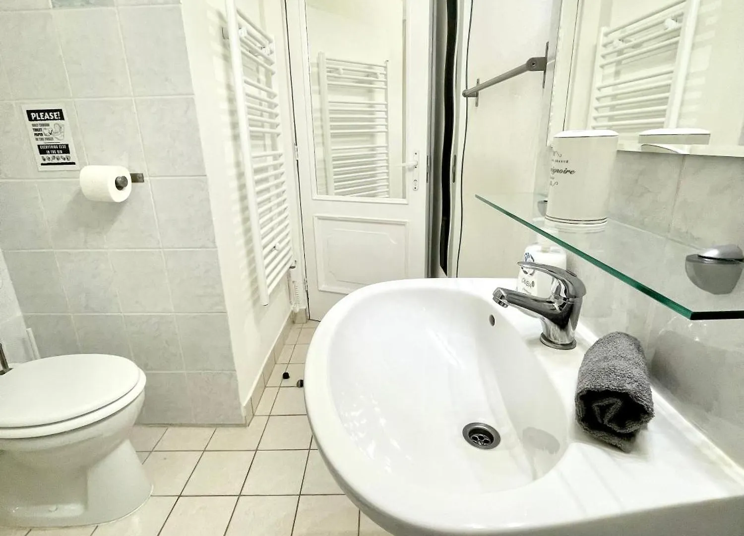 Small Cosy Apartment Near The Famous Westend City Center Budapest Magyarország
