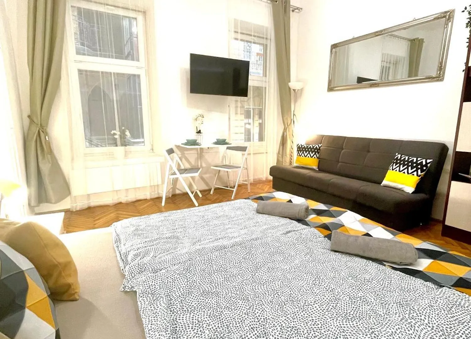 Small Cosy Apartment Near The Famous Westend City Center Будапешт